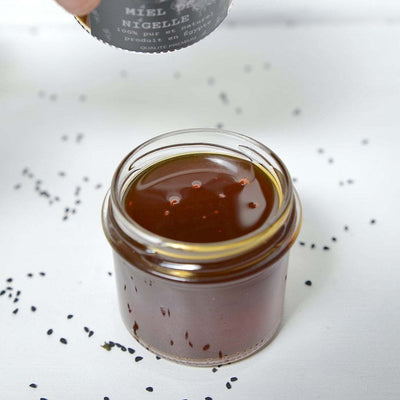 Les Bienfaits du Miel de Nigelle : Un Trésor de la Médecine Prophétique